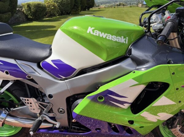 97 - P KAWASAKI NINJA ZX9R B4 - STUNNING OLD SCHOOL SUPERBIKE