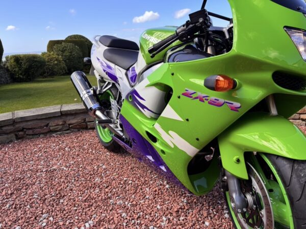 97 - P KAWASAKI NINJA ZX9R B4 - STUNNING OLD SCHOOL SUPERBIKE