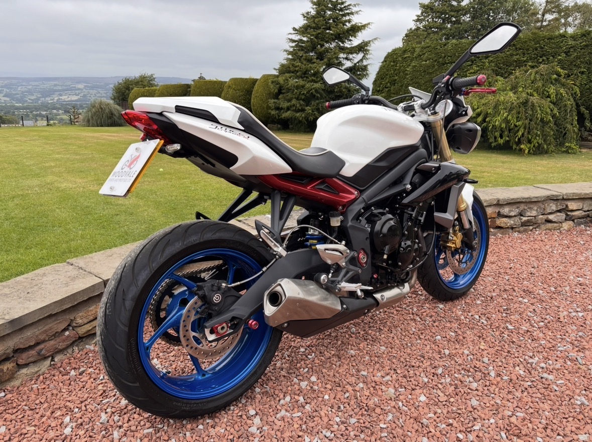 16 - 16 TRIUMPH STREET TRIPLE 675 S - LOW MILES FTSH - Image 2