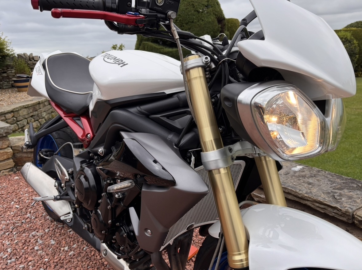 16 - 16 TRIUMPH STREET TRIPLE 675 S - LOW MILES FTSH - Image 10