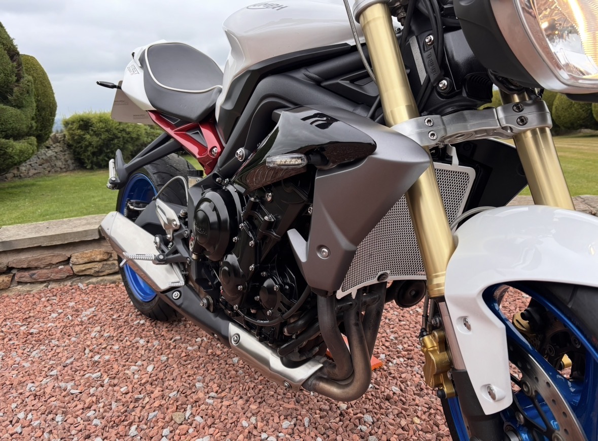 16 - 16 TRIUMPH STREET TRIPLE 675 S - LOW MILES FTSH - Image 8
