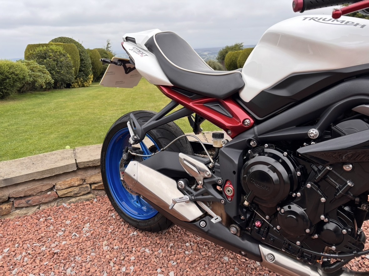16 - 16 TRIUMPH STREET TRIPLE 675 S - LOW MILES FTSH - Image 9