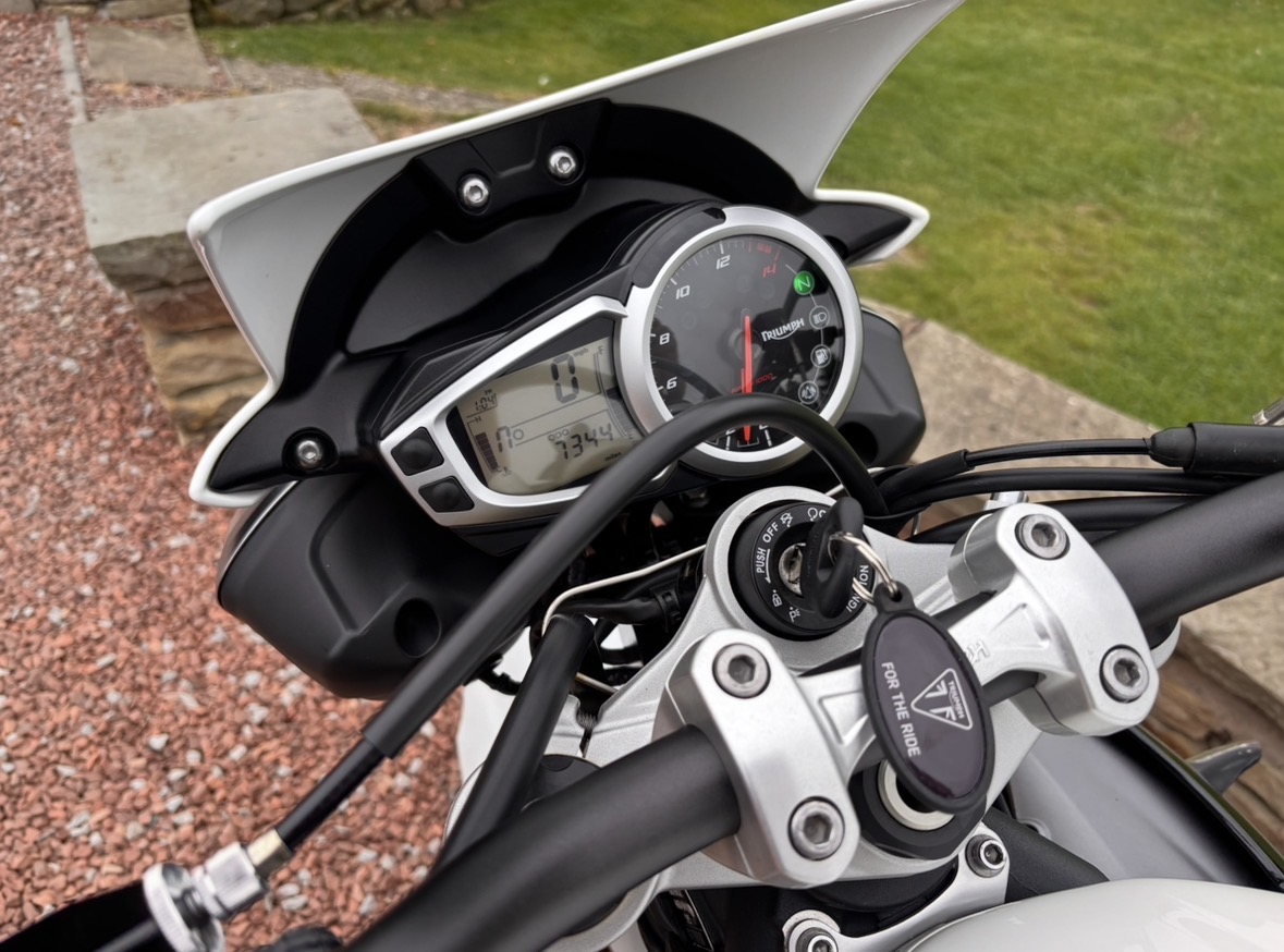 16 - 16 TRIUMPH STREET TRIPLE 675 S - LOW MILES FTSH - Image 12