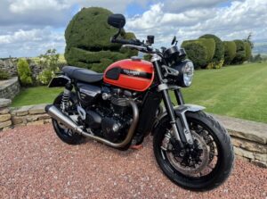 23 - 23 TRIUMPH SPEED TWIN 1200 - STUNNING RETRO ROADSTER