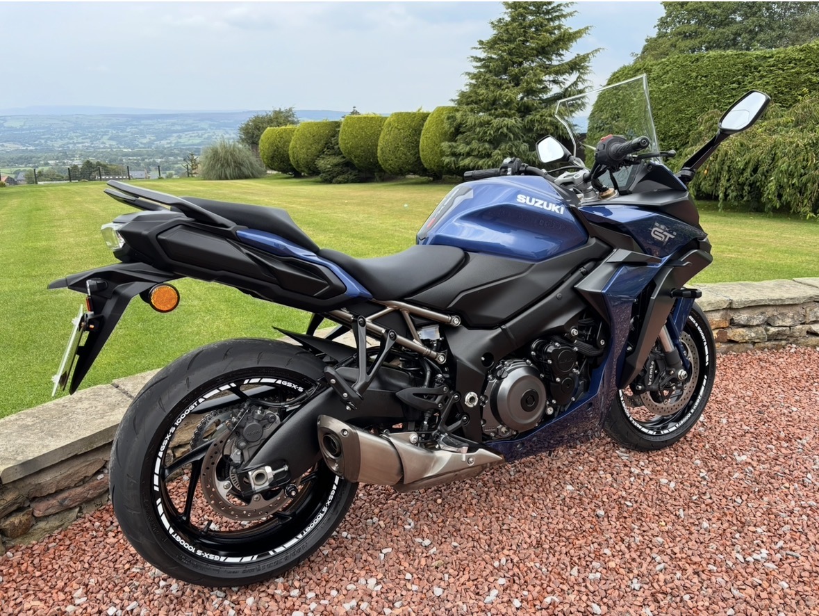22 - 72 SUZUKI GSX-S1000 GT - VERY LOW MILES - FANTASTIC CONDITION - Image 2