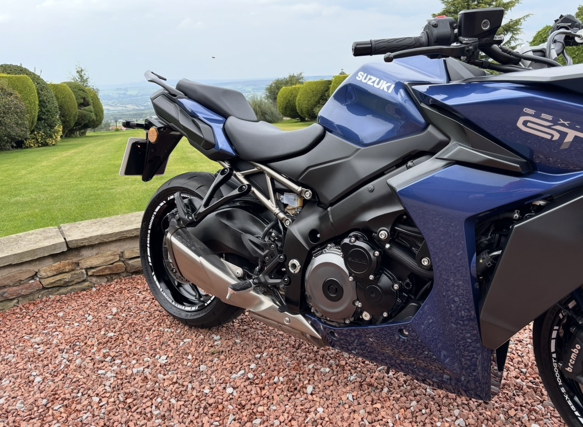 22 - 72 SUZUKI GSX-S1000 GT - VERY LOW MILES - FANTASTIC CONDITION - Image 10
