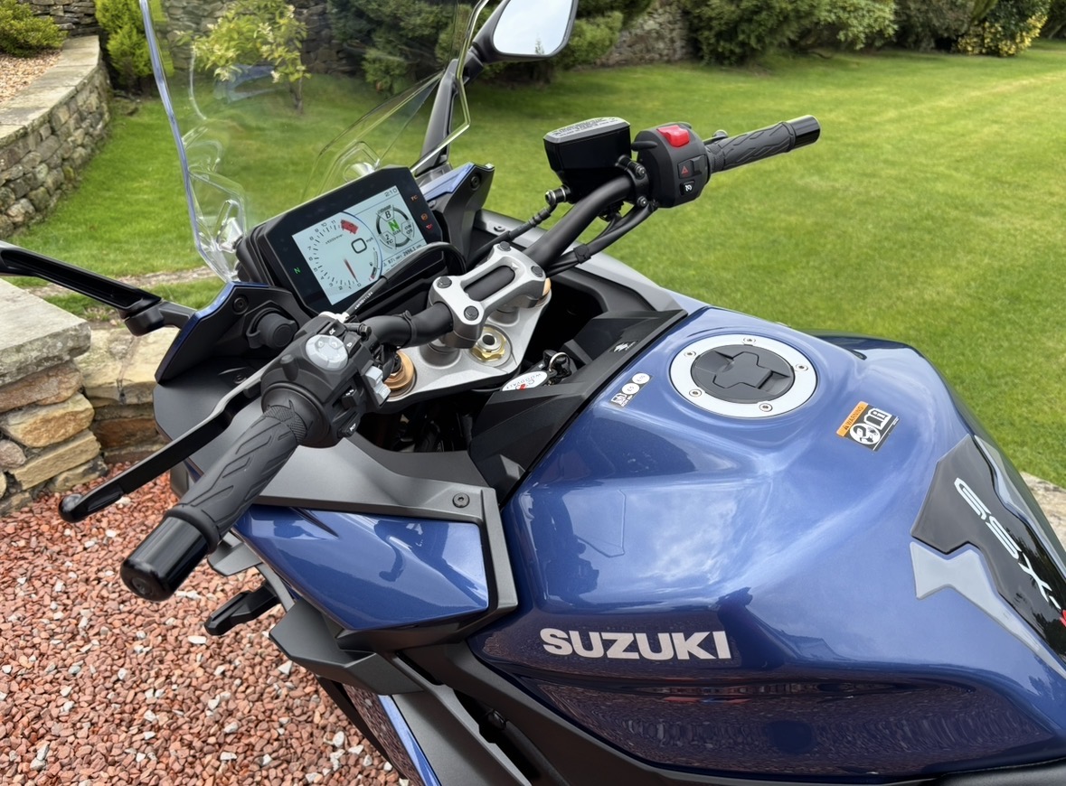22 - 72 SUZUKI GSX-S1000 GT - VERY LOW MILES - FANTASTIC CONDITION - Image 36