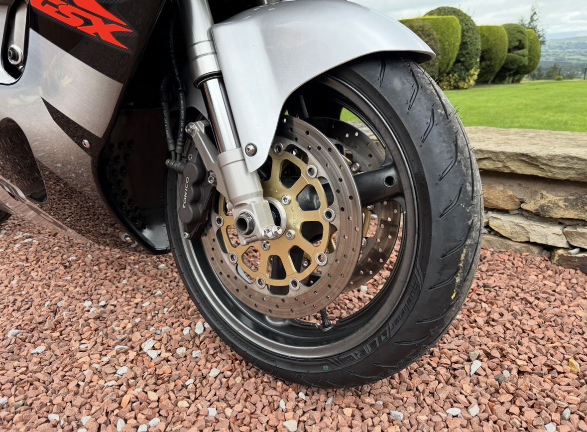 97 - P SUZUKI GSXR750V SRAD - STUNNING 90's SUPERBIKE - ONLY 2 OWNERS - Image 29