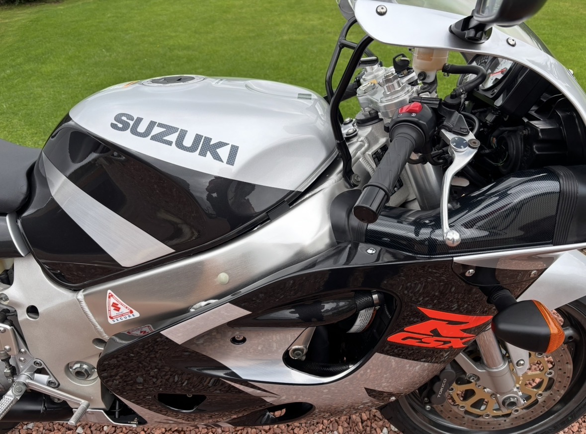97 - P SUZUKI GSXR750V SRAD - STUNNING 90's SUPERBIKE - ONLY 2 OWNERS - Image 20