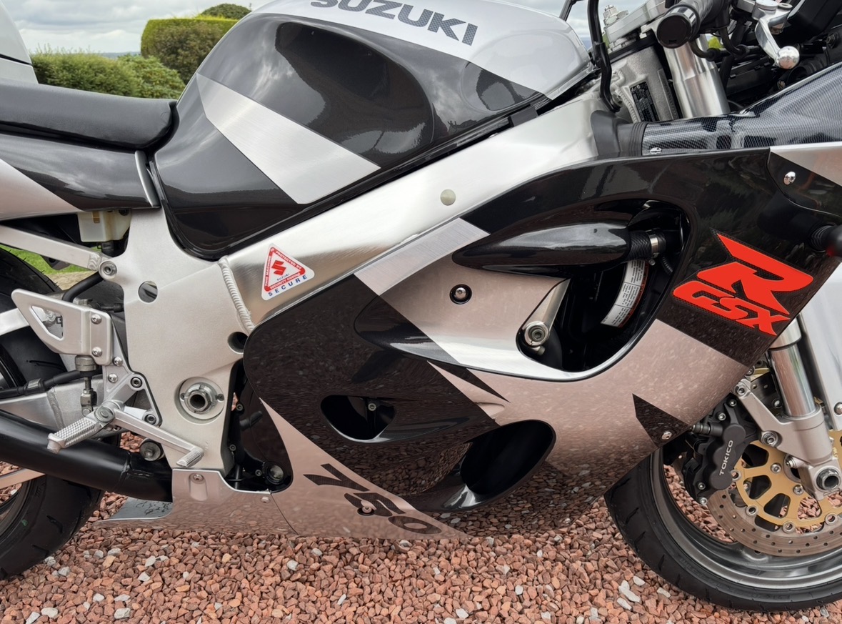 97 - P SUZUKI GSXR750V SRAD - STUNNING 90's SUPERBIKE - ONLY 2 OWNERS - Image 27