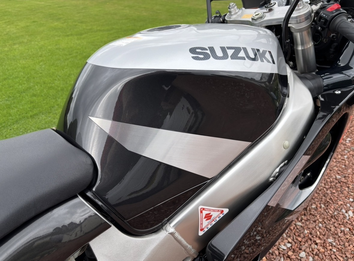 97 - P SUZUKI GSXR750V SRAD - STUNNING 90's SUPERBIKE - ONLY 2 OWNERS - Image 16