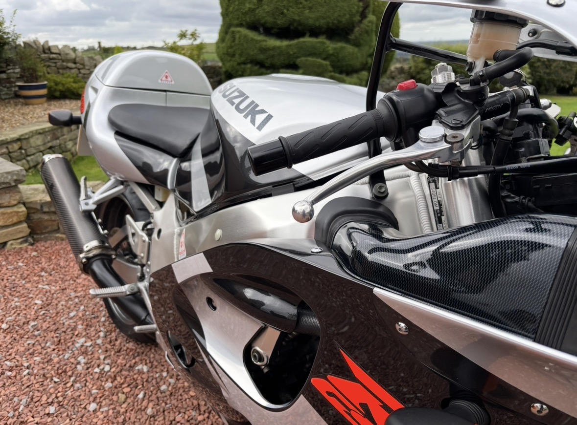 97 - P SUZUKI GSXR750V SRAD - STUNNING 90's SUPERBIKE - ONLY 2 OWNERS - Image 12