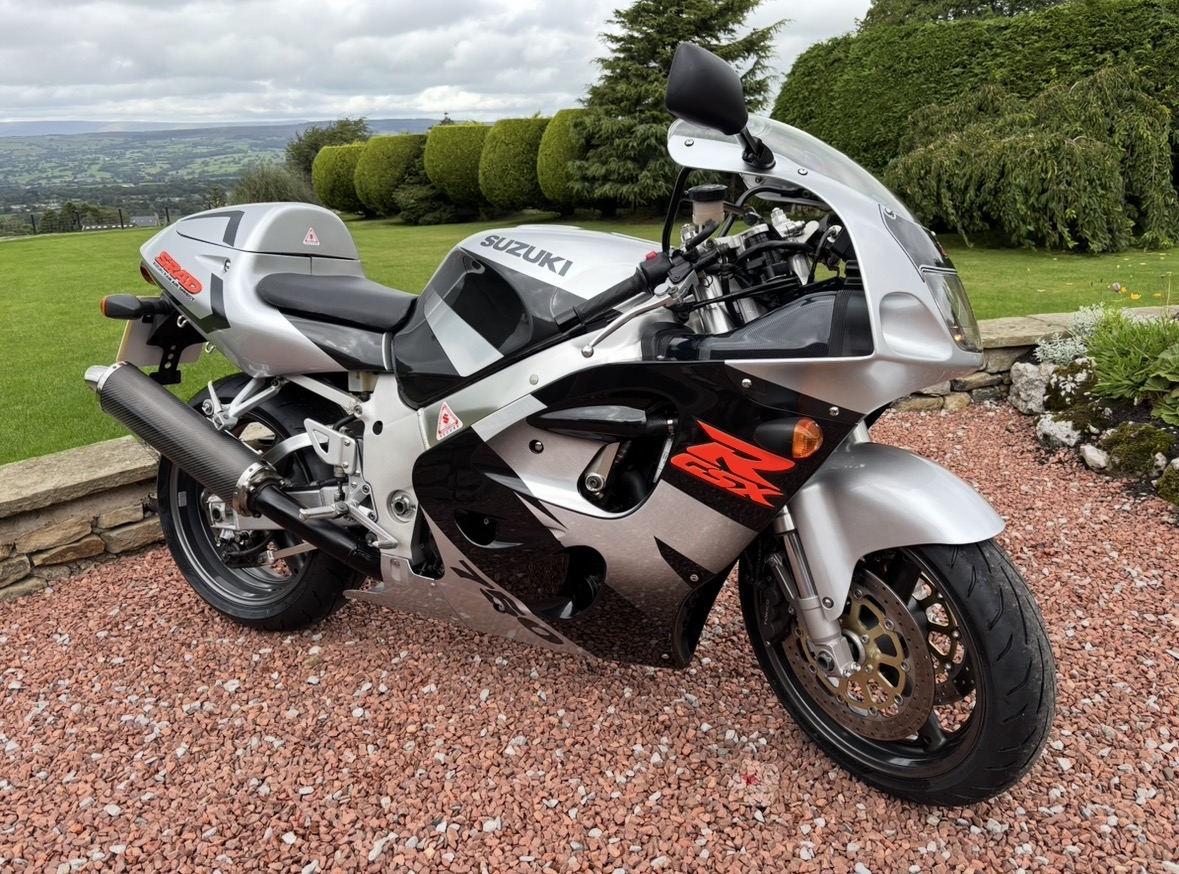 97 - P SUZUKI GSXR750V SRAD - STUNNING 90's SUPERBIKE - ONLY 2 OWNERS - Image 7