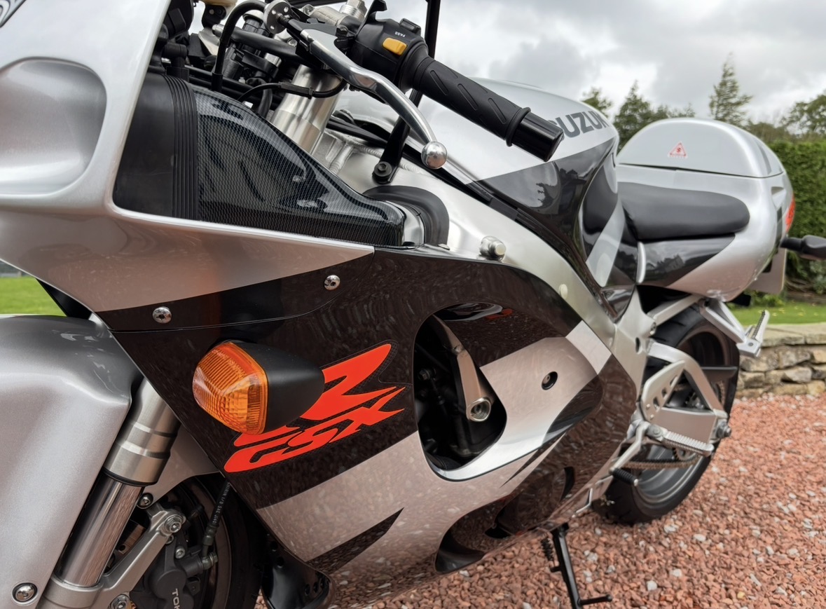 97 - P SUZUKI GSXR750V SRAD - STUNNING 90's SUPERBIKE - ONLY 2 OWNERS - Image 40