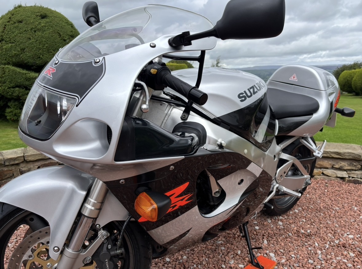 97 - P SUZUKI GSXR750V SRAD - STUNNING 90's SUPERBIKE - ONLY 2 OWNERS - Image 9