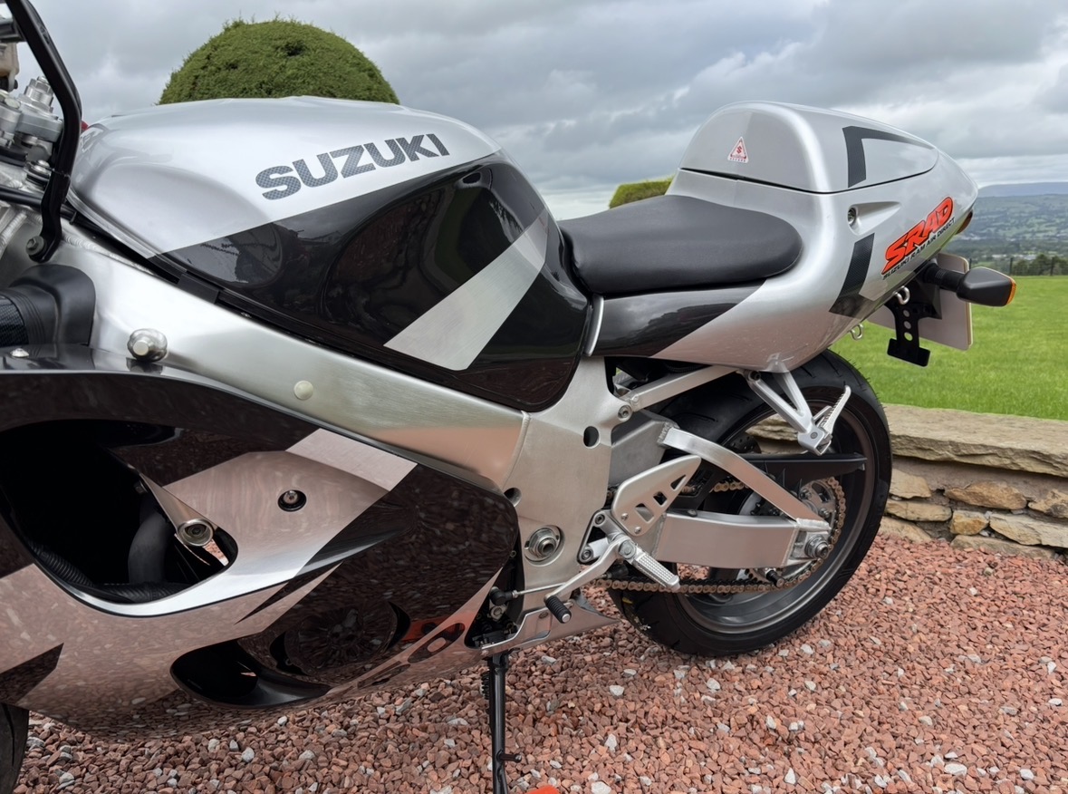 97 - P SUZUKI GSXR750V SRAD - STUNNING 90's SUPERBIKE - ONLY 2 OWNERS - Image 24