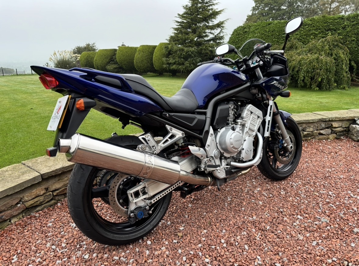 03 - 53 YAMAHA FZS1000 - FAZER 1000 - LOW MILES WITH GREAT SERVICE HISTORY - Image 2