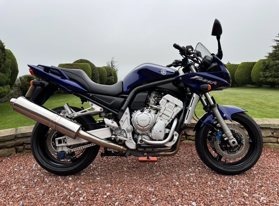 03 - 53 YAMAHA FZS1000 - FAZER 1000 - LOW MILES WITH GREAT SERVICE HISTORY - Image 4