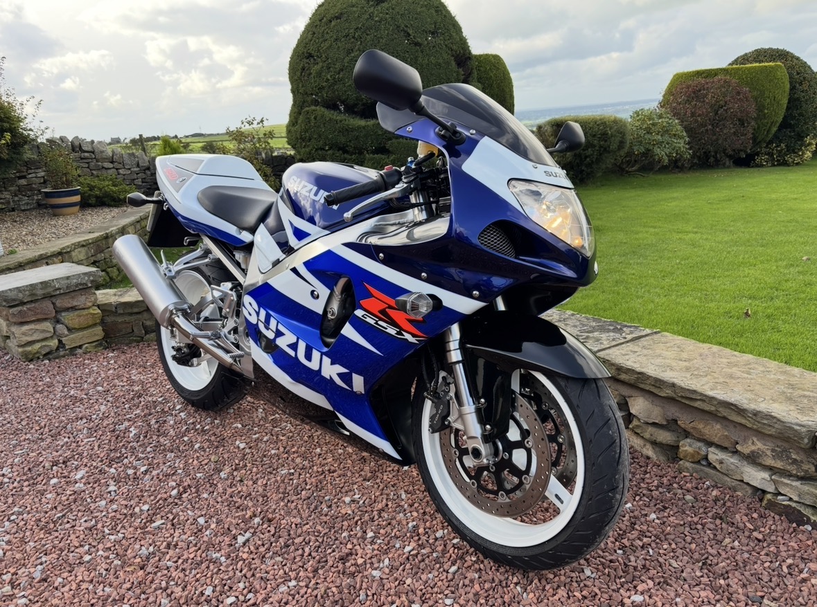 03 - 03 SUZUKI GSXR750 K3 - STUNNING CONDITION SUPERBIKE - LOW MILES